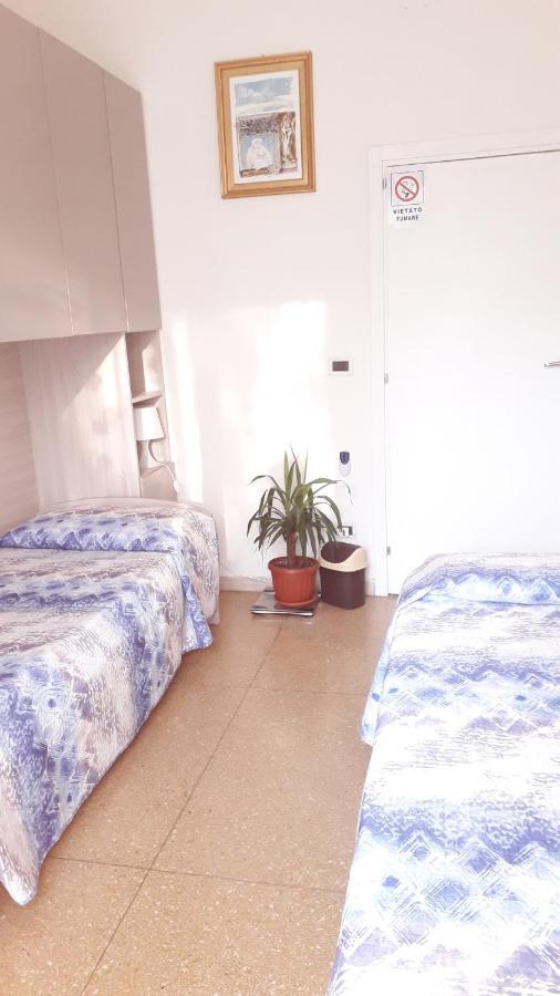 B&B La Rotonda Сан Ладзаро ди Савена Екстериор снимка
